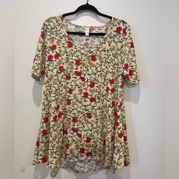 LuLaRoe Tops - LuLaRoe Red and Green Floral Short Sleeve Top